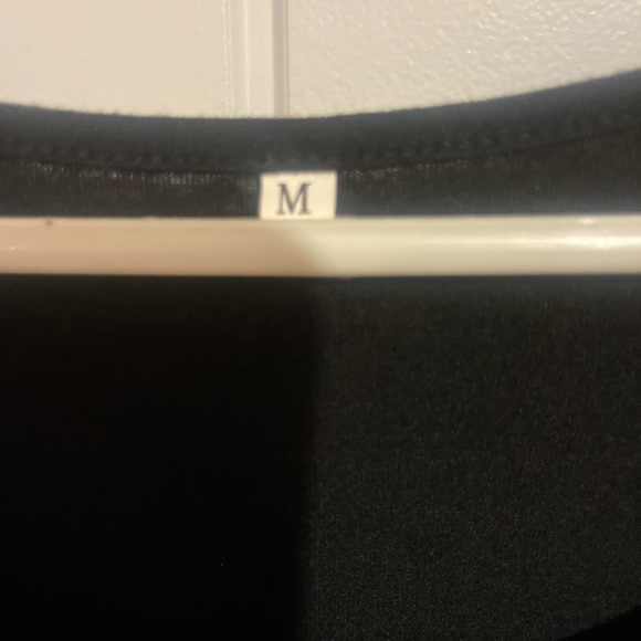 very comfortable dress has pockets - Picture 3 of 3